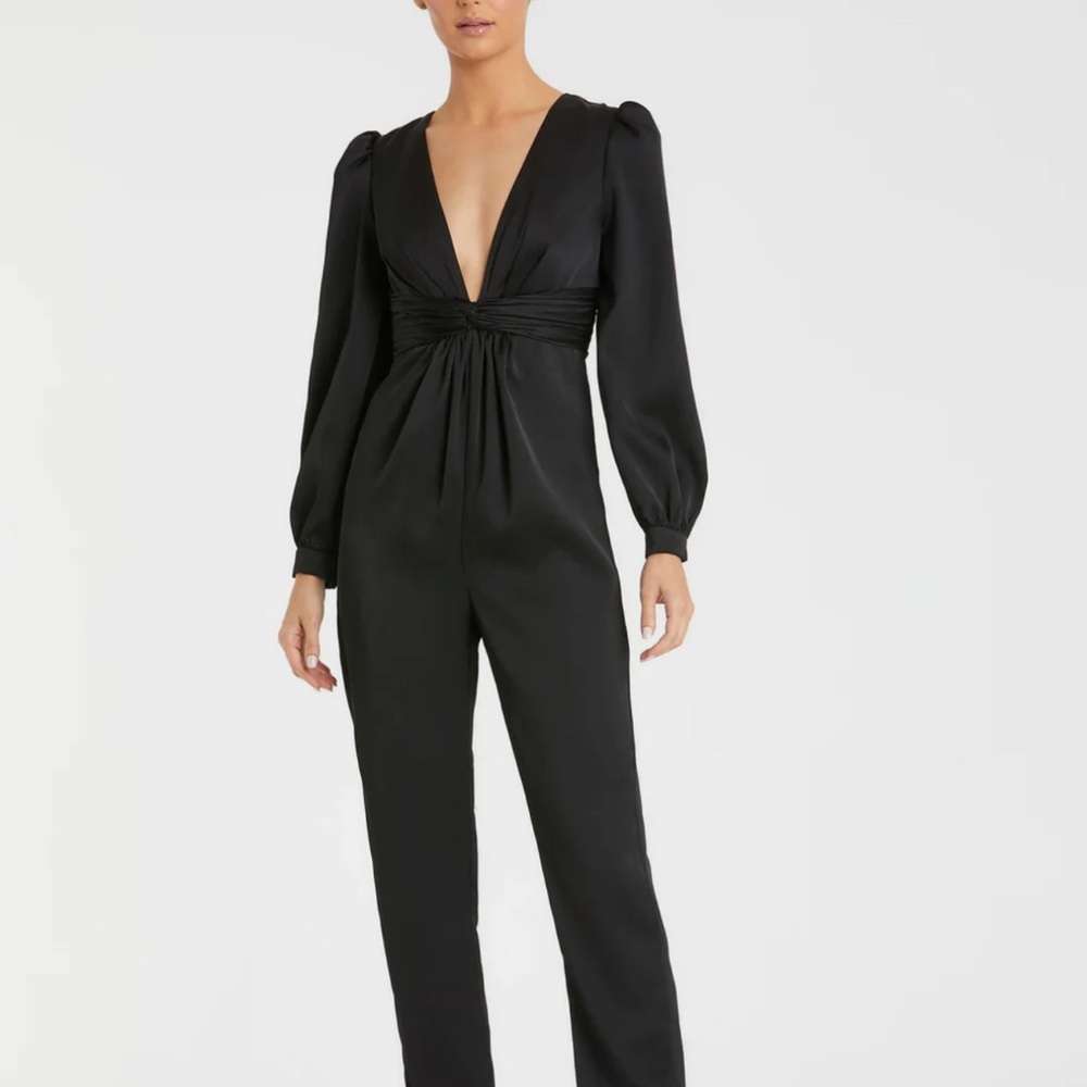 IEENA FOR MAC DUGGAL
Black Front Twist Puff Sleeve Deep V Jumpsuit